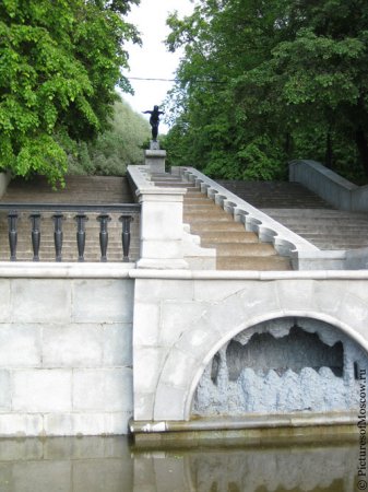 1257035639_neskuchnyj.jpg